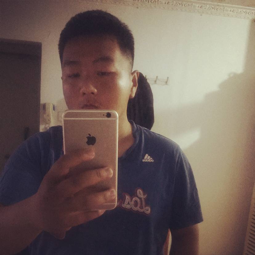 我们的蹙眉蓝天的照片