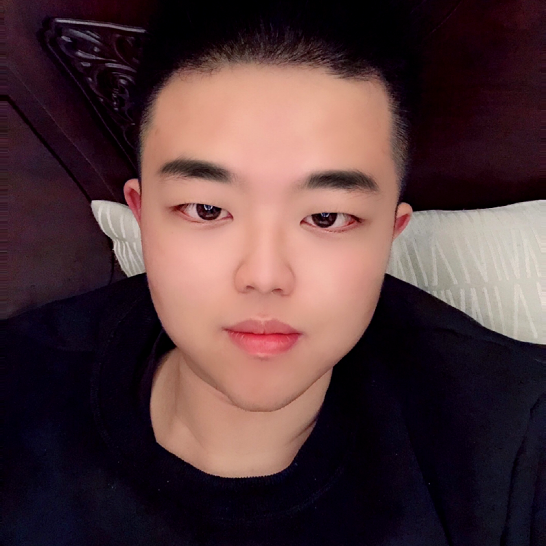 帅哥迎矫情的照片