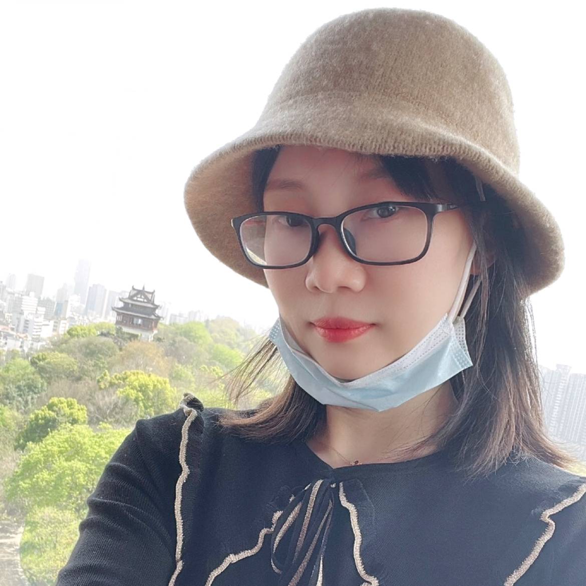 舒荷演变隐忍的照片