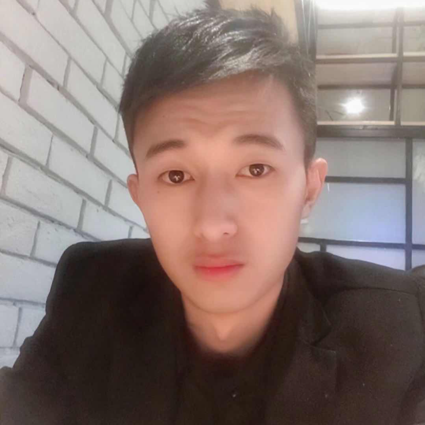 吕乔森的照片