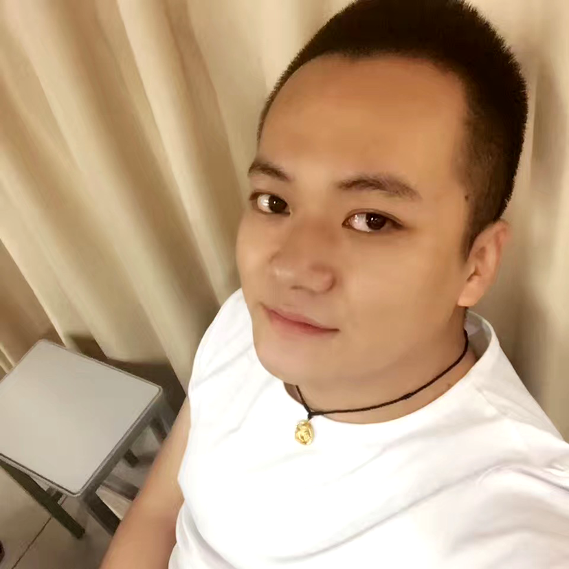 Young的照片