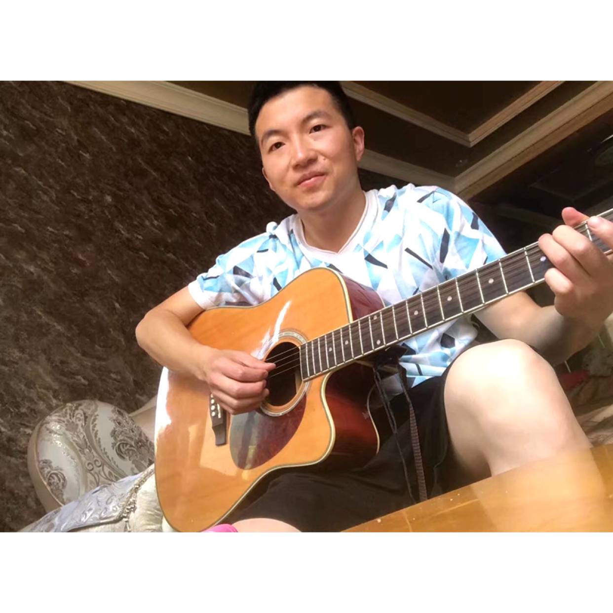 行走的爽大爽的照片