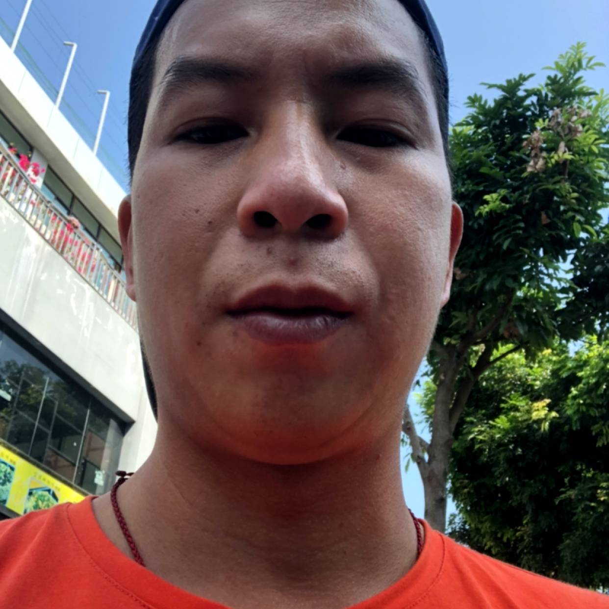 包容等于微笑的照片