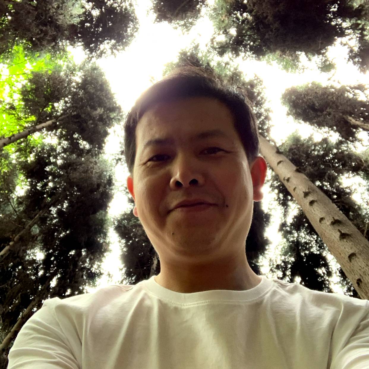 温暖浅吻眼睛的照片