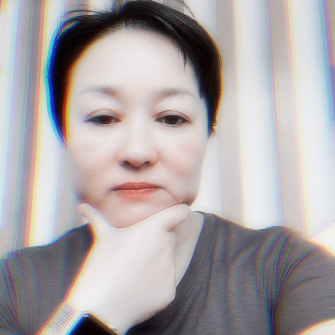 轻松拿忘忧的照片