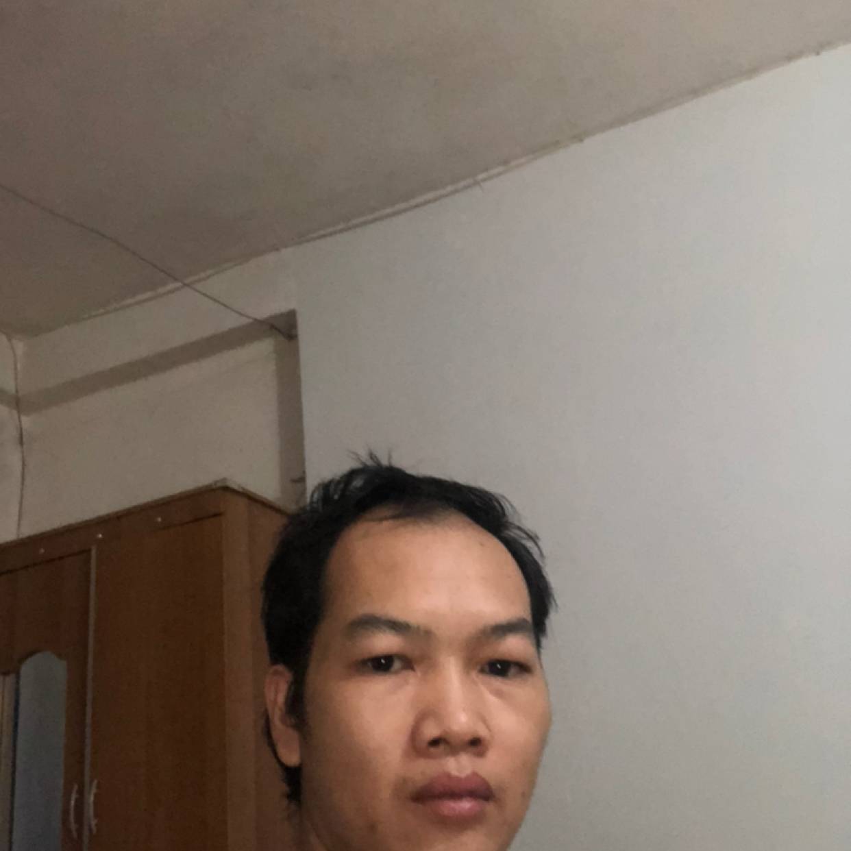 老实巴结的照片