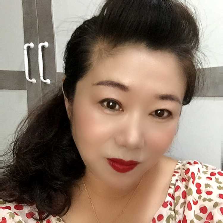 淡忘一切杨小红的照片