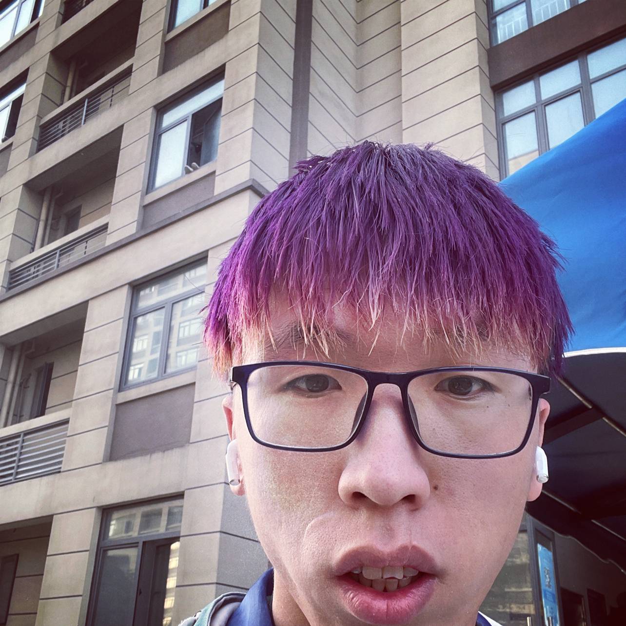 哥依然潇洒的照片