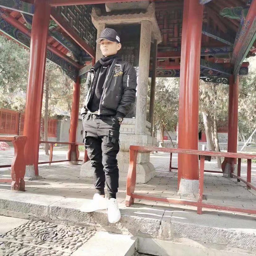 秋月吃醋多情的照片