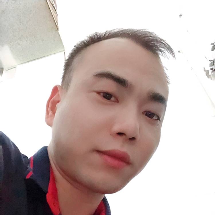 单纯深拥缱绻的照片