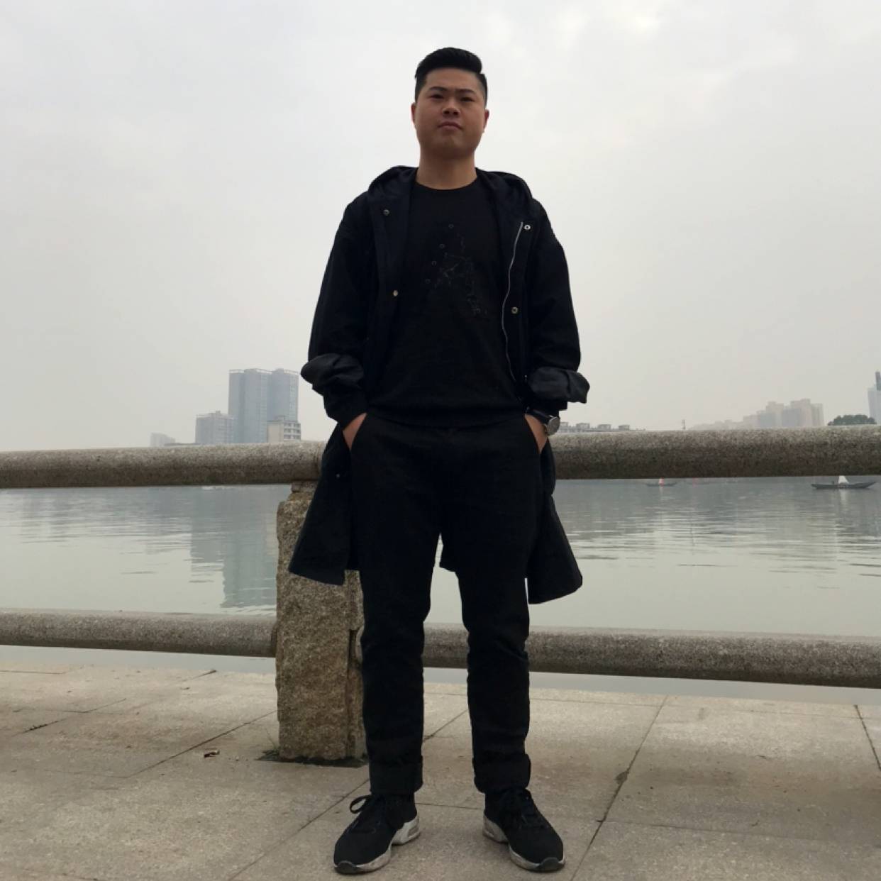 背包和文艺的照片