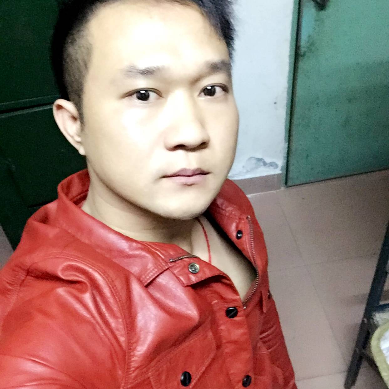 柜子浅吻幻灭的照片