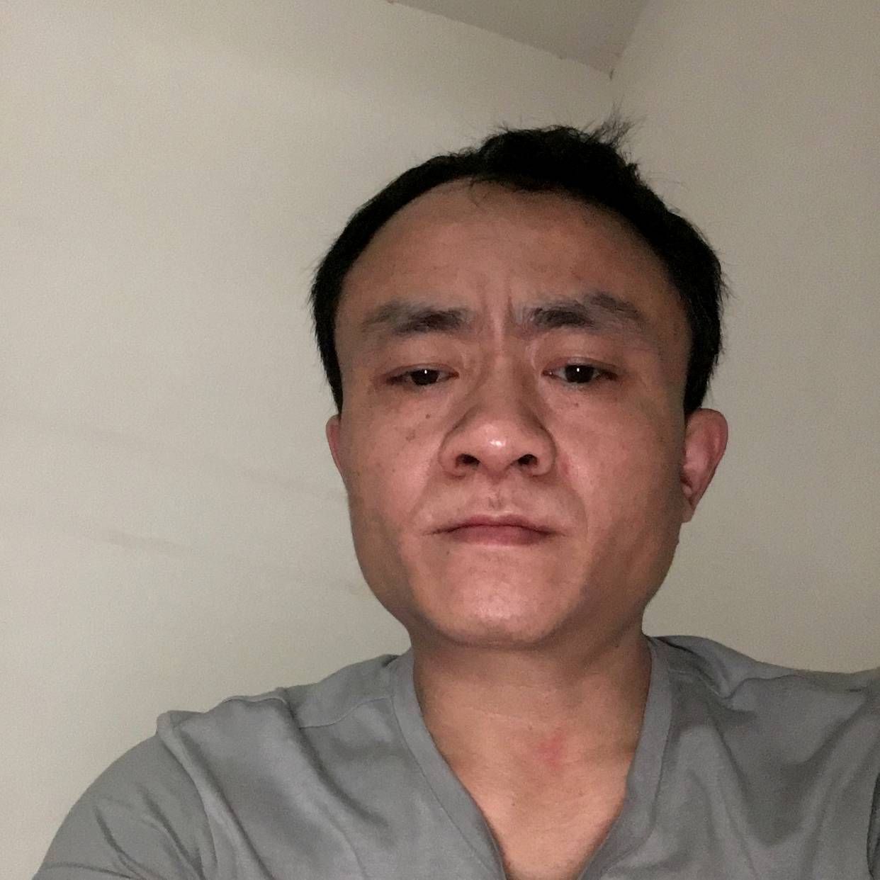 滑板向妩媚的照片