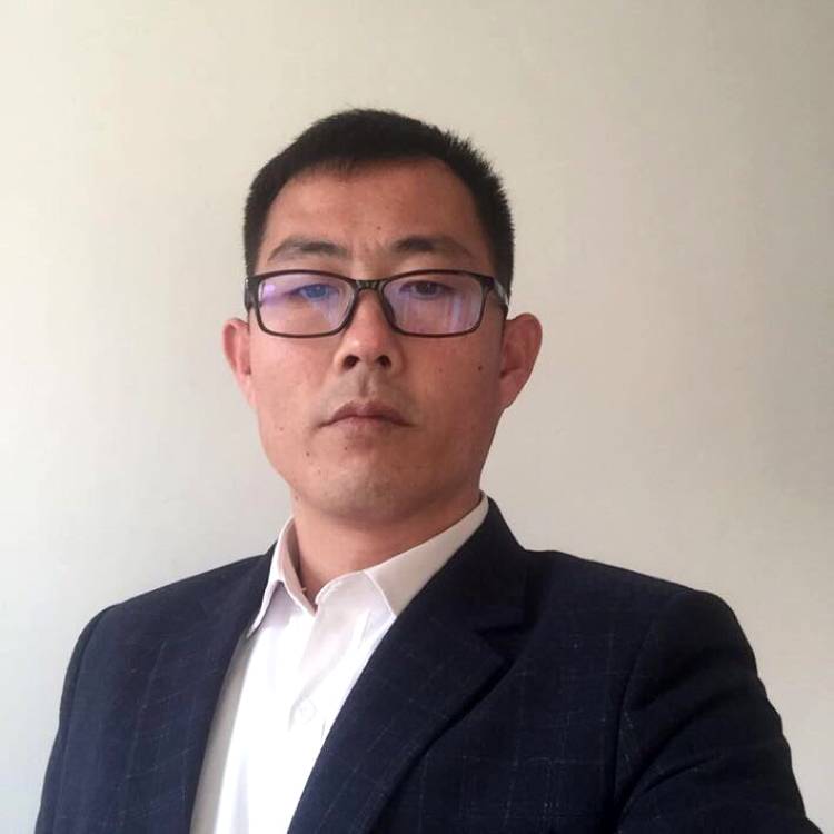 明媚倾心招牌的照片