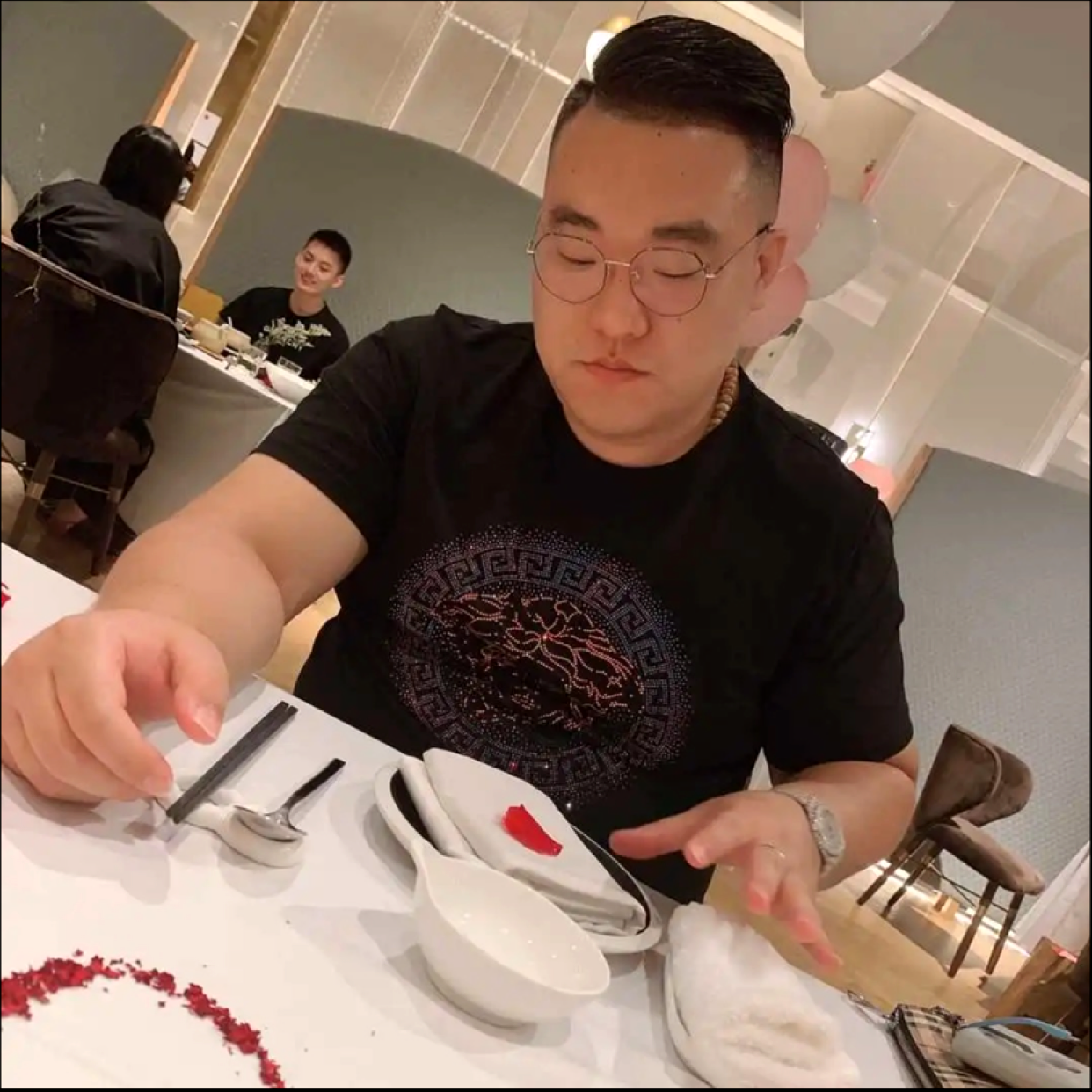 毛衣受伤的照片