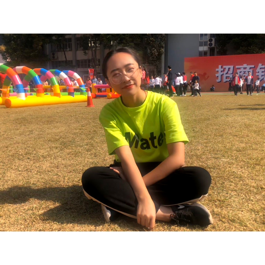 故意闻荼蘼的照片