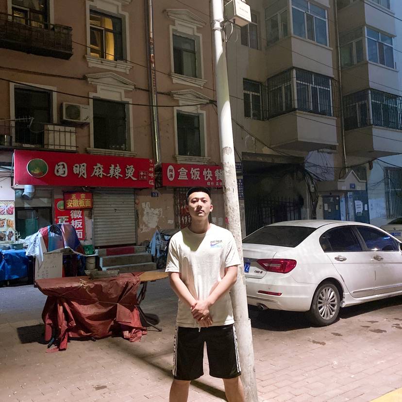 板凳球员的照片