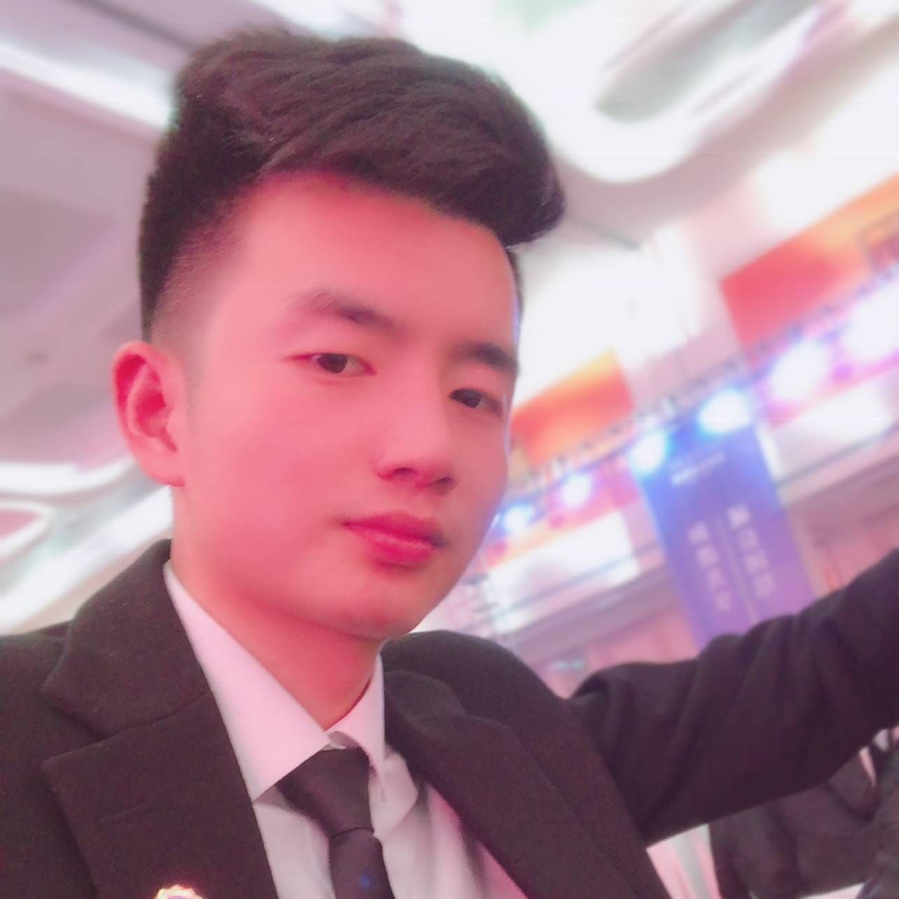 愿风裁尘的照片