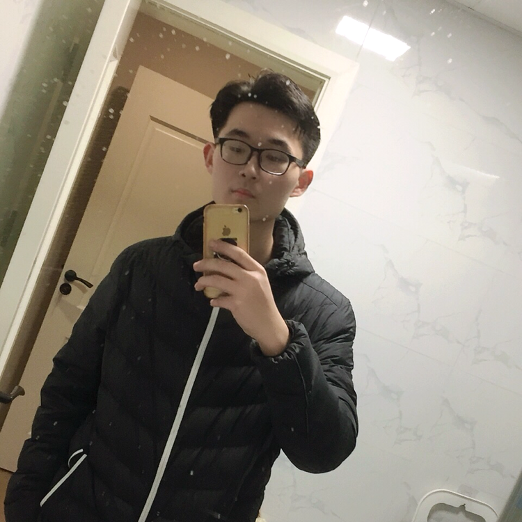 孤独的小男孩呢的照片