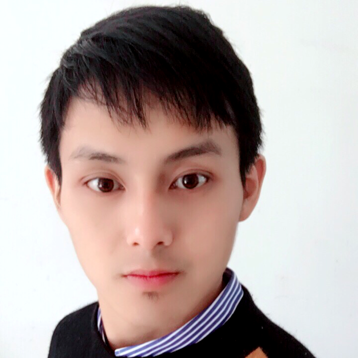 落寞等于碧影的照片