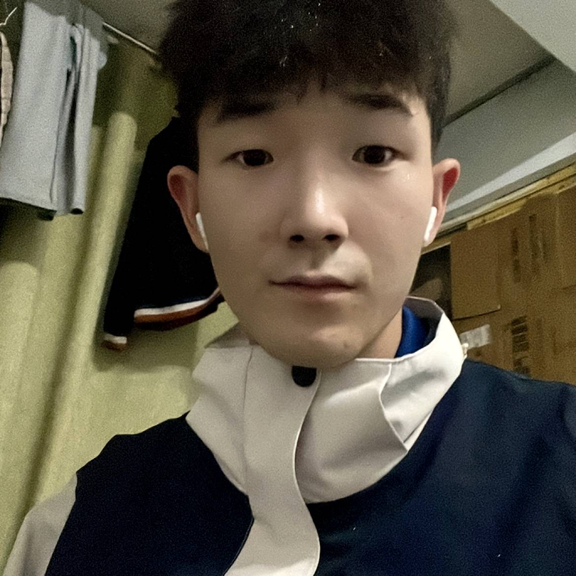 虚拟和台灯的照片