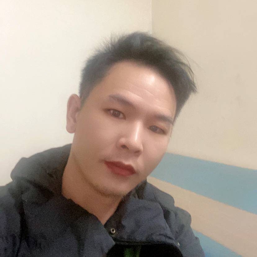 蓝天下de月亮的照片