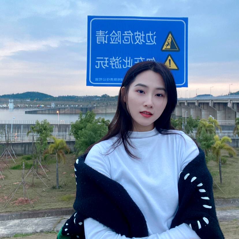 梁了的照片