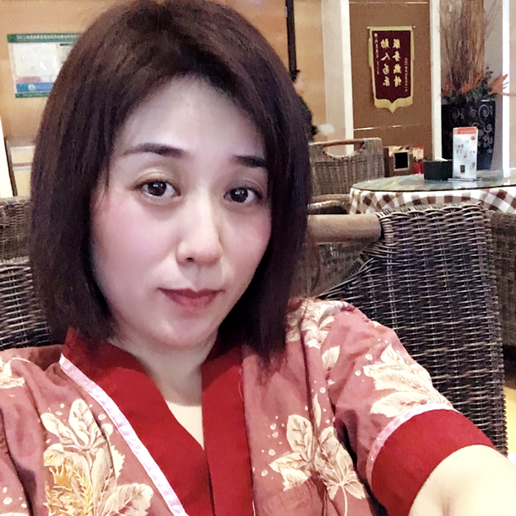 书包凝眸会撒娇的照片