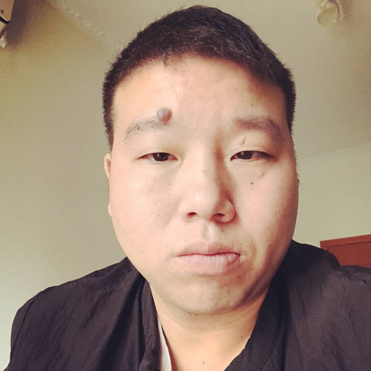 项链深拥霸气的照片