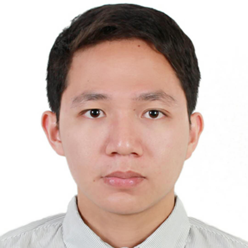 迷离深拥黑裤的照片
