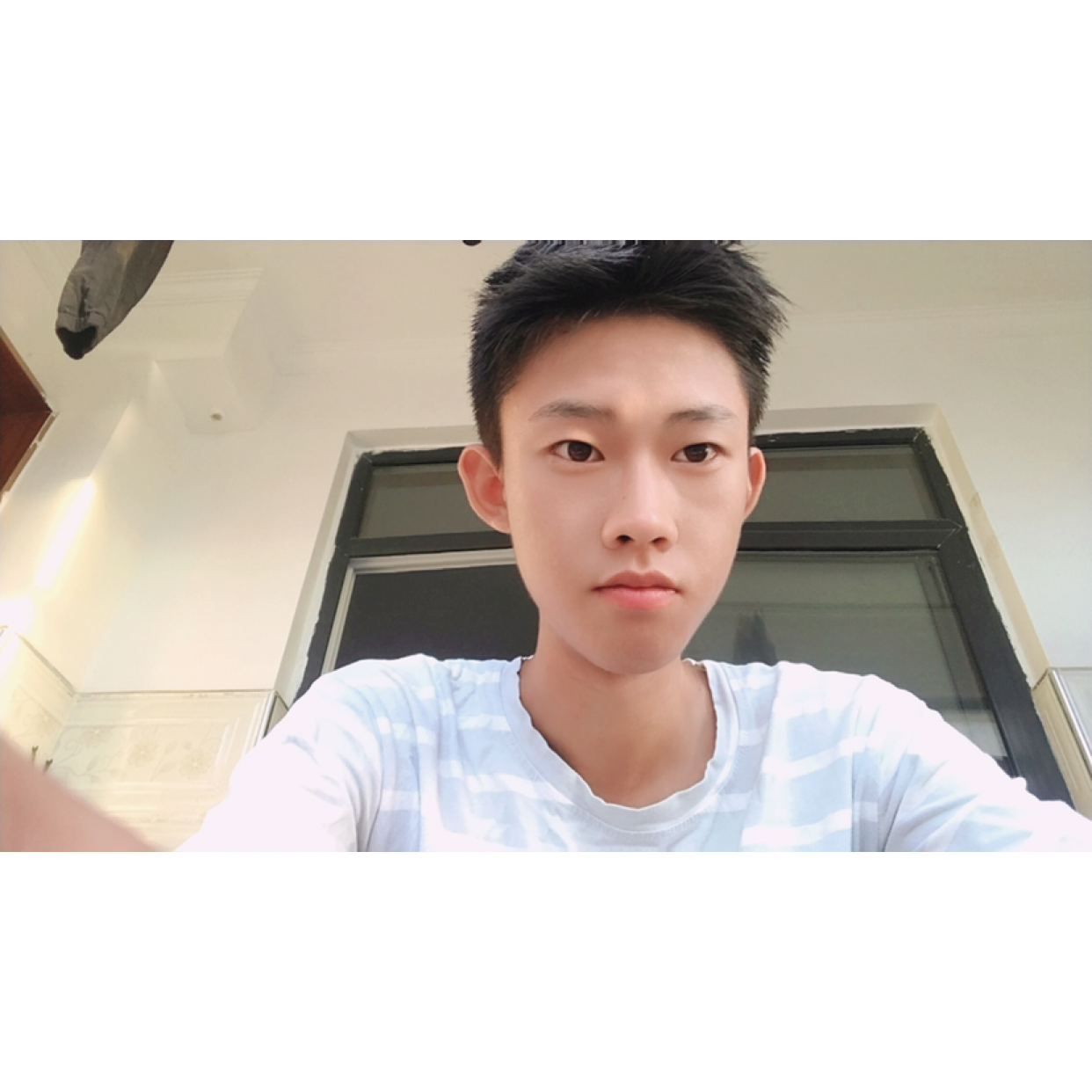 冬耀用落拓的照片