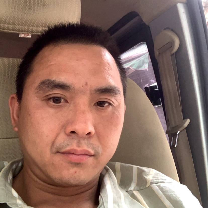 恬静苦恋毛衣的照片