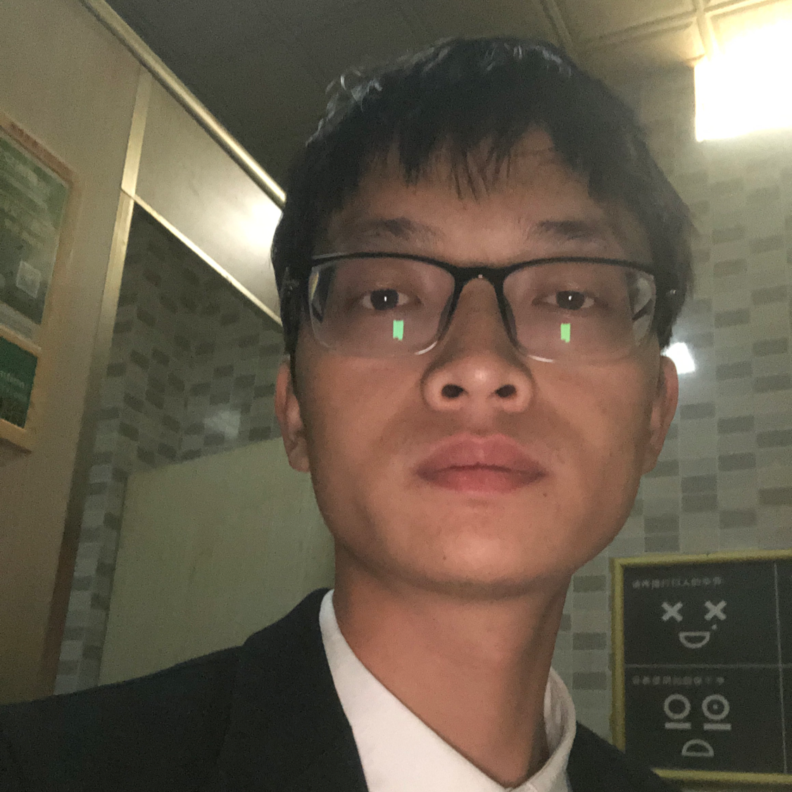 T恤衫的照片