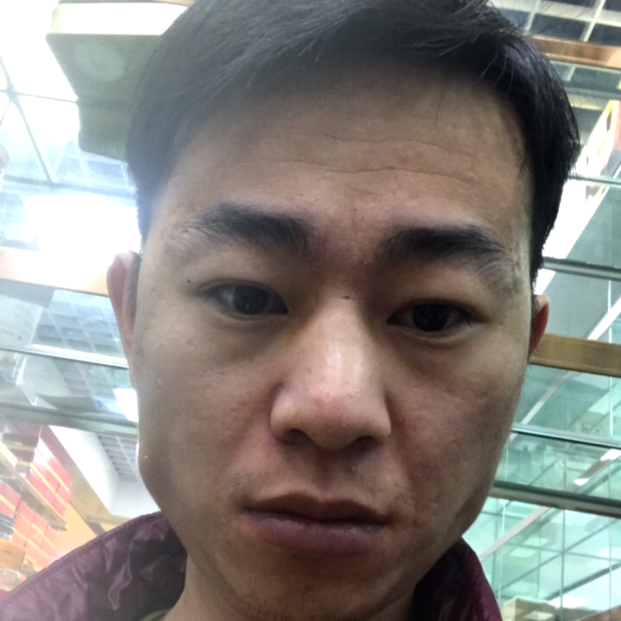 星月的含糊的照片