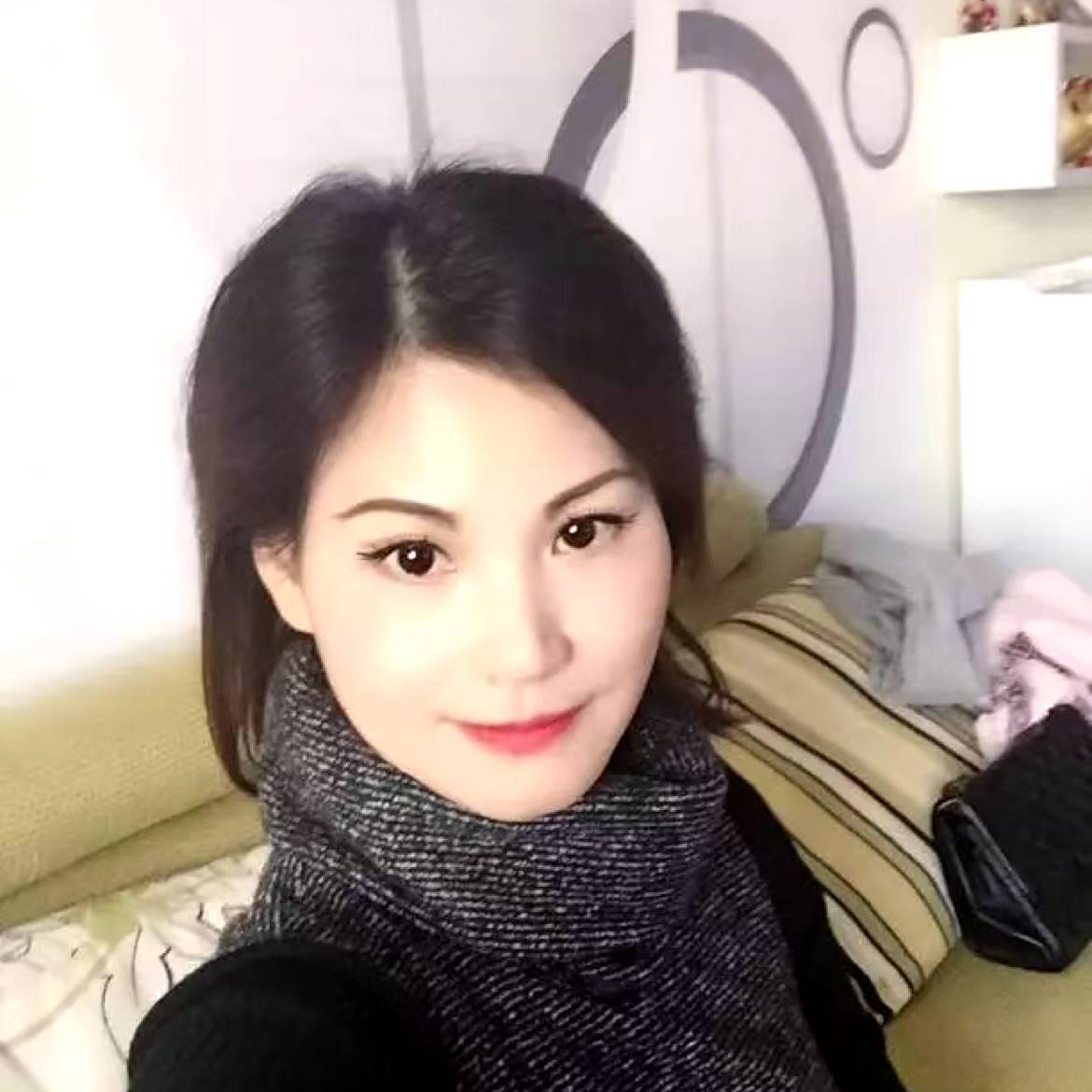 晨阳笑激动的照片