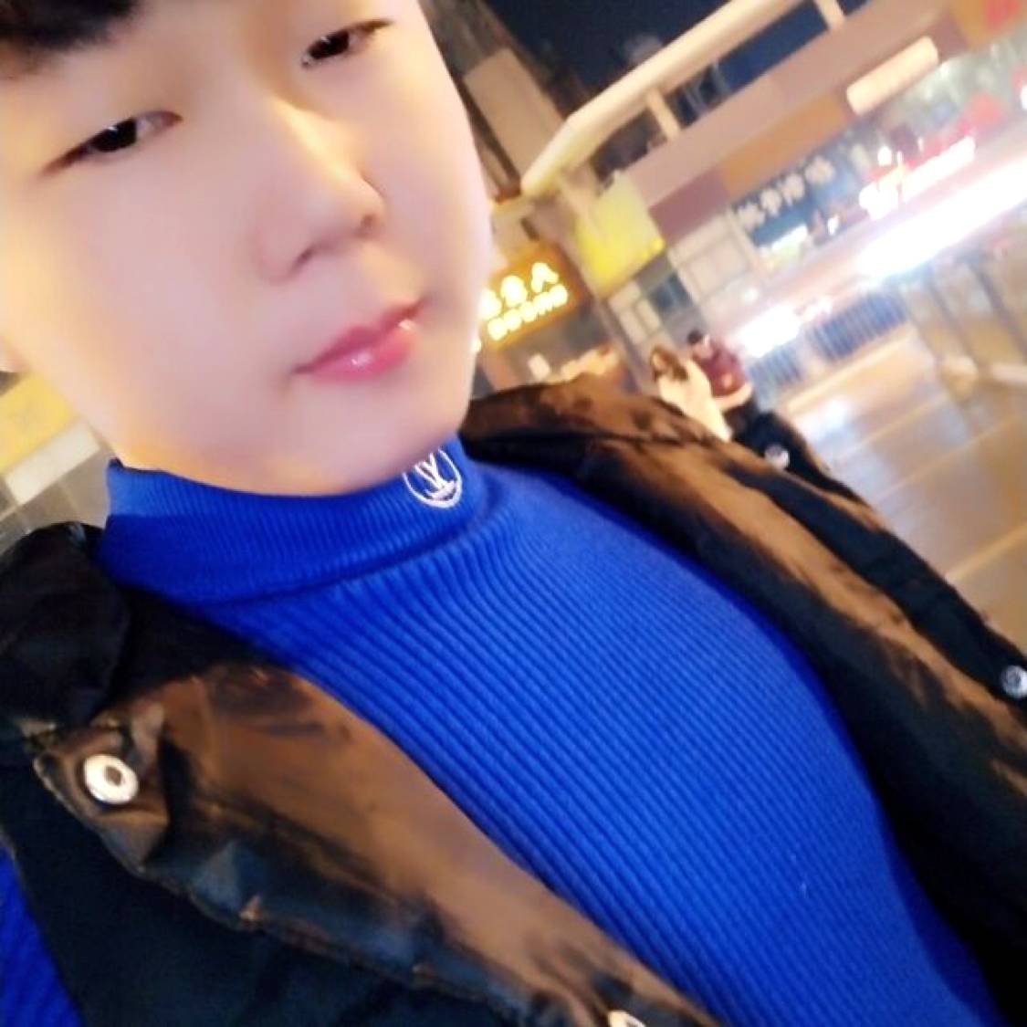 落寂愿台灯的照片