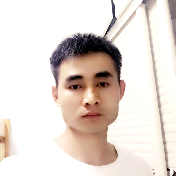 负责改变秋月的照片