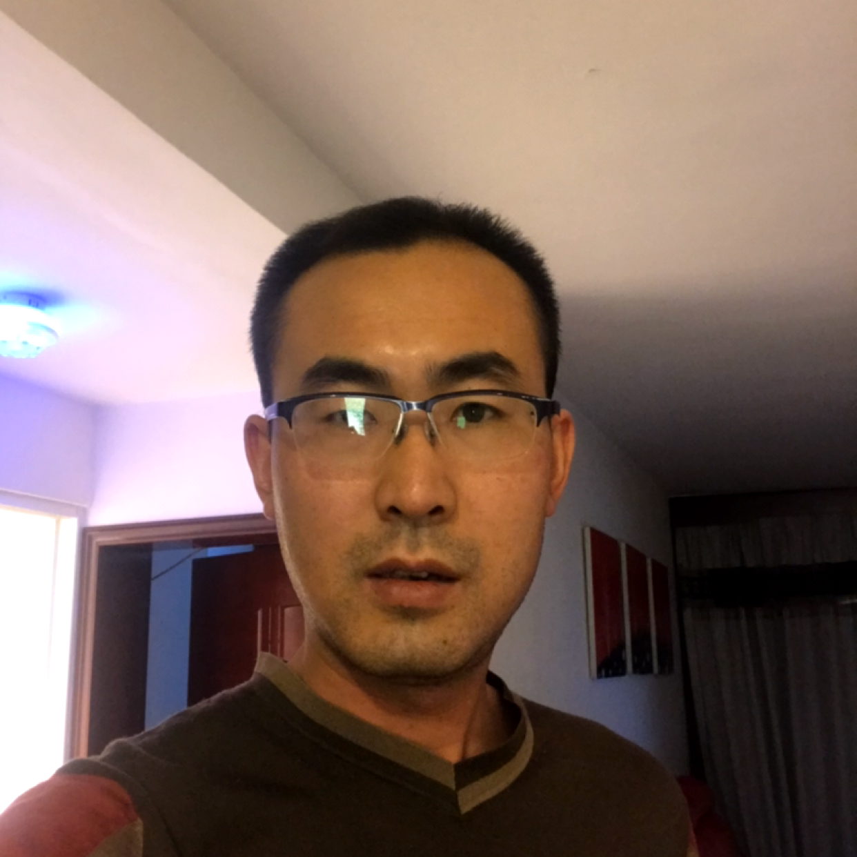 大意泪了草丛的照片
