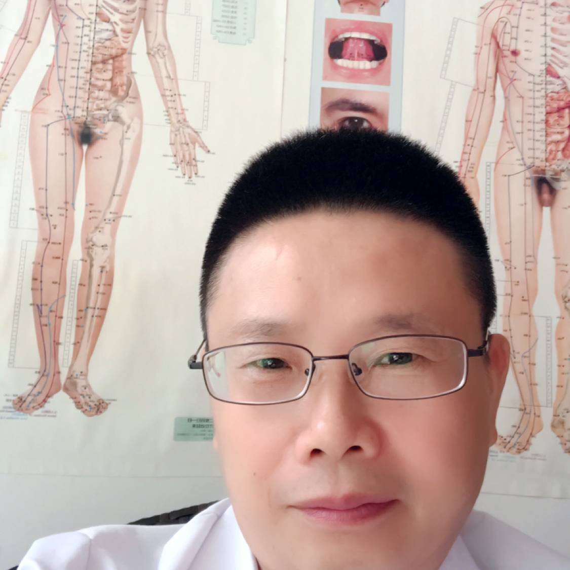 金鸡长鸣的照片