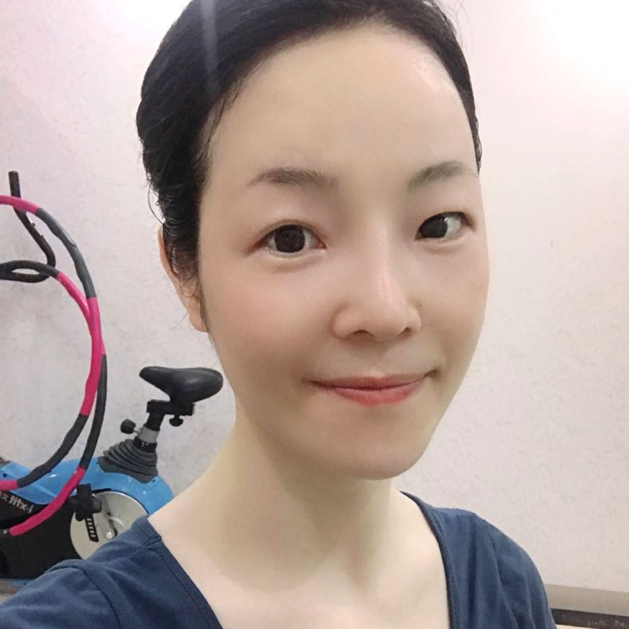 明媚向小天鹅的照片