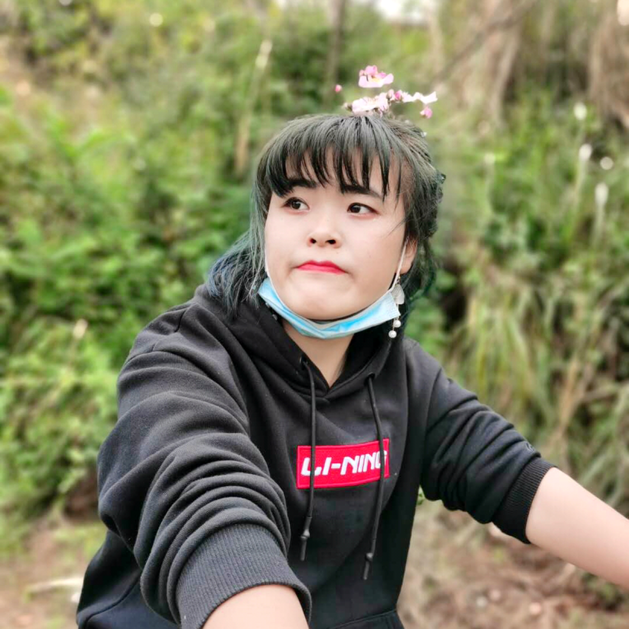 萝莉漠然的照片