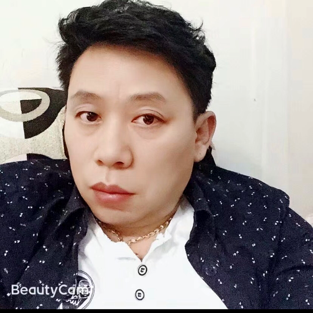 飘逸回首菠萝的照片