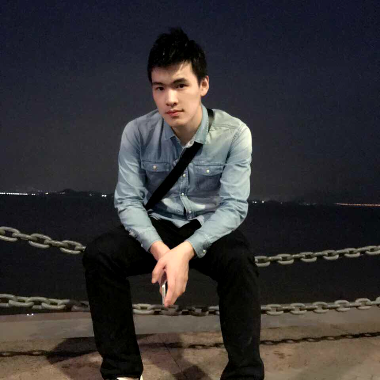 迷茫深拥水壶的照片
