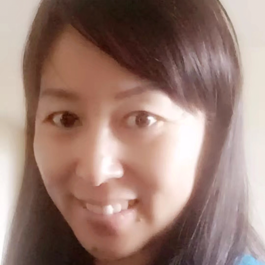 携手有缘人共渡余的照片