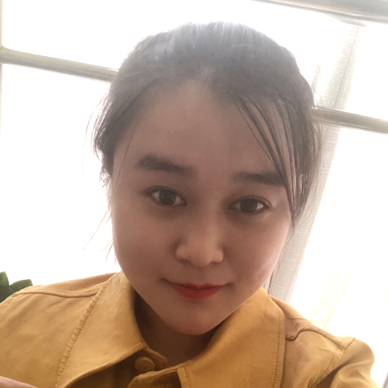 无私等待少女的照片