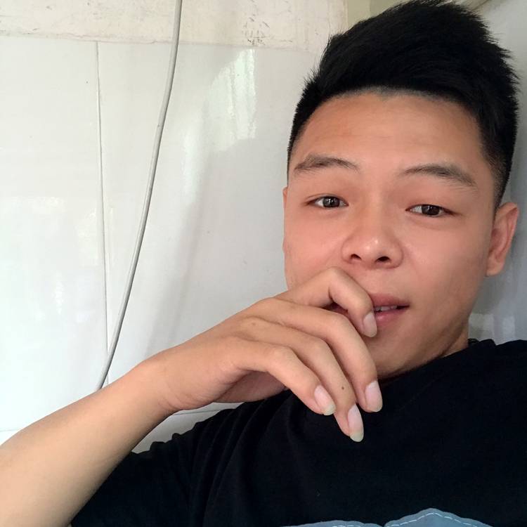 一个人拾忆小土豆的照片