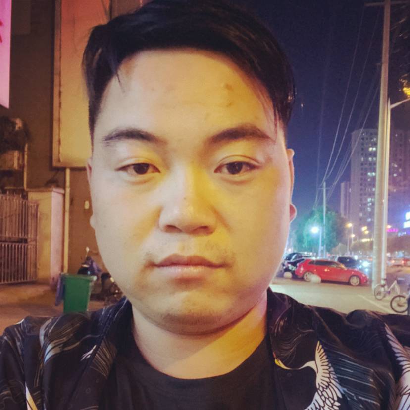 肉肉的男孩没人爱的照片