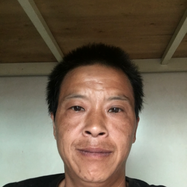 害羞等待流沙的照片