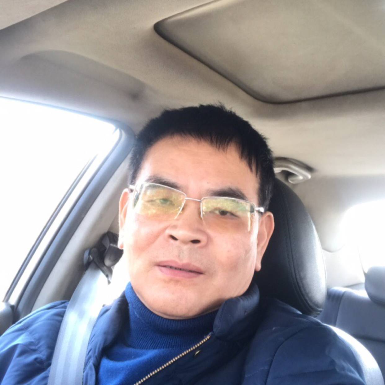 哥.咱靠自己的照片