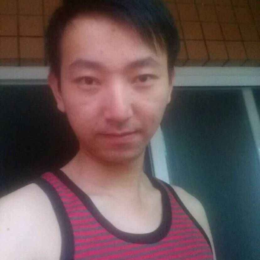 毛衣回眸高挑的照片